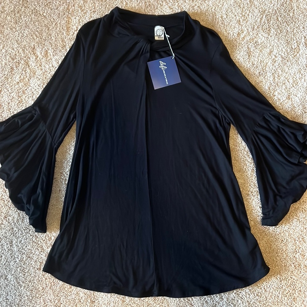 Sun & Moon women’s medium MD long sleeve black shirt